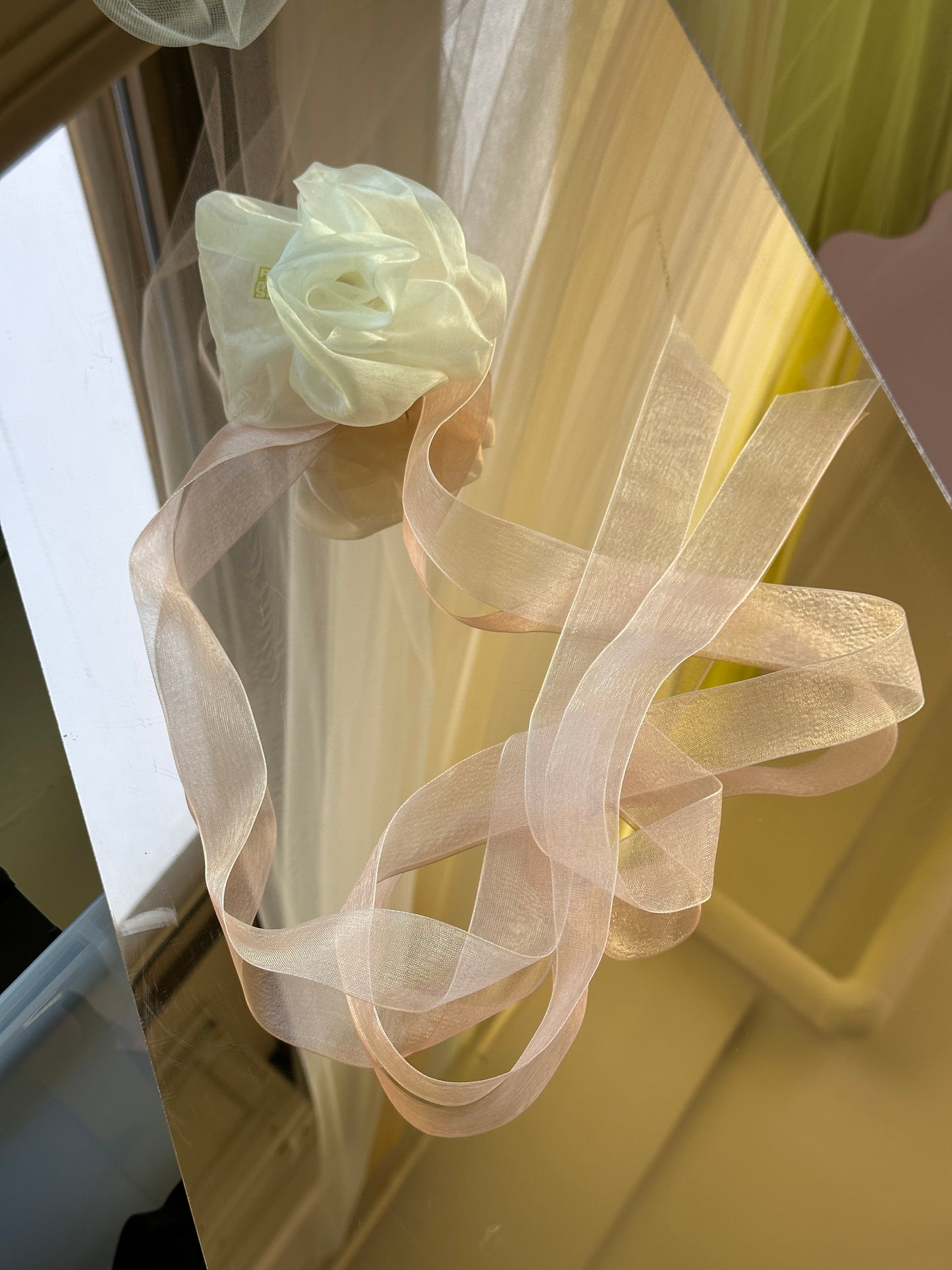 Camelia Ribbon Tie
