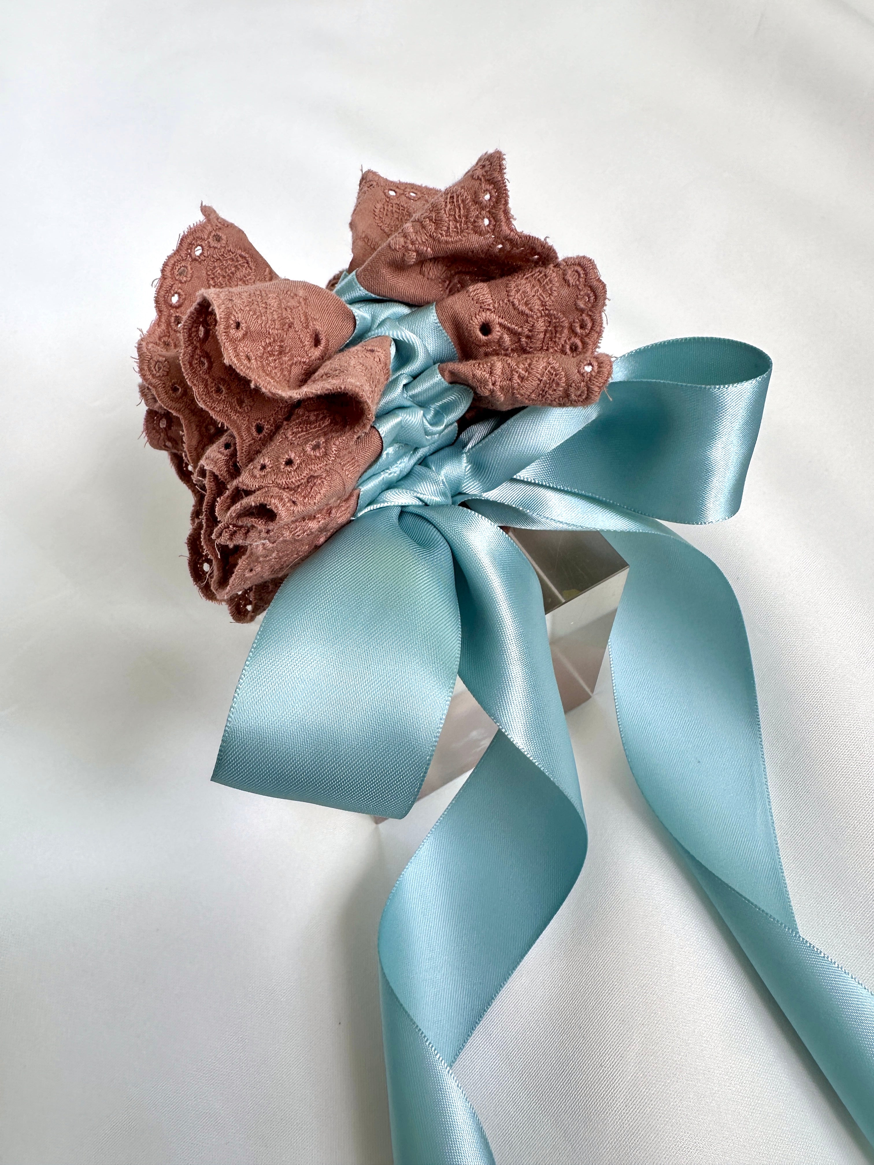 Eyelet Peplum Scrunchie