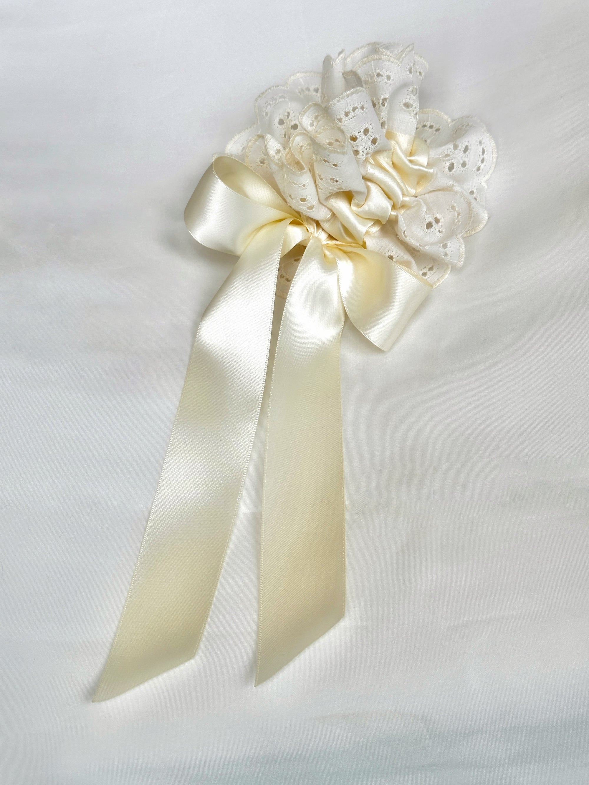 Eyelet Peplum Scrunchie