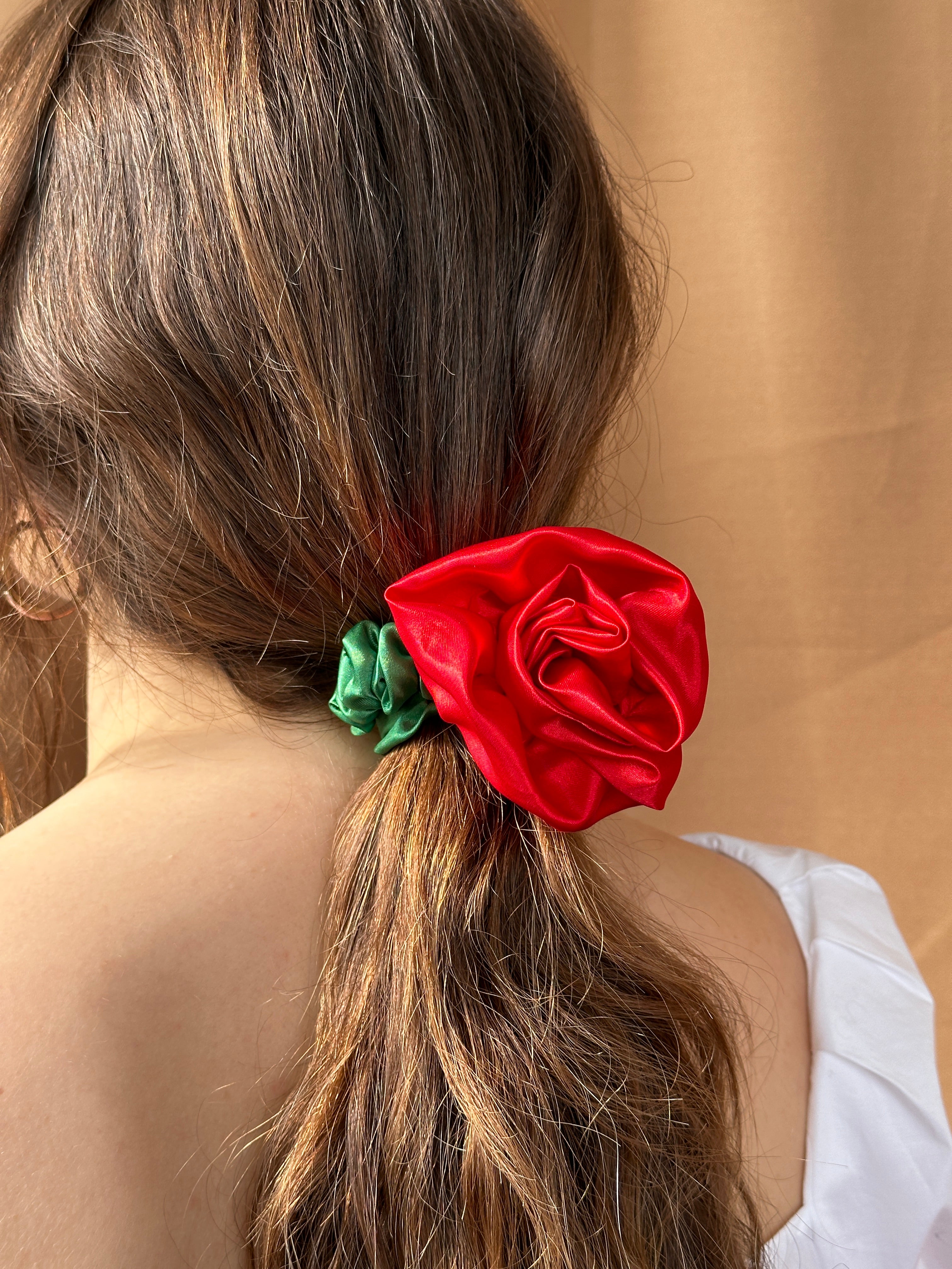 Rosette Scrunchie – Room Shop