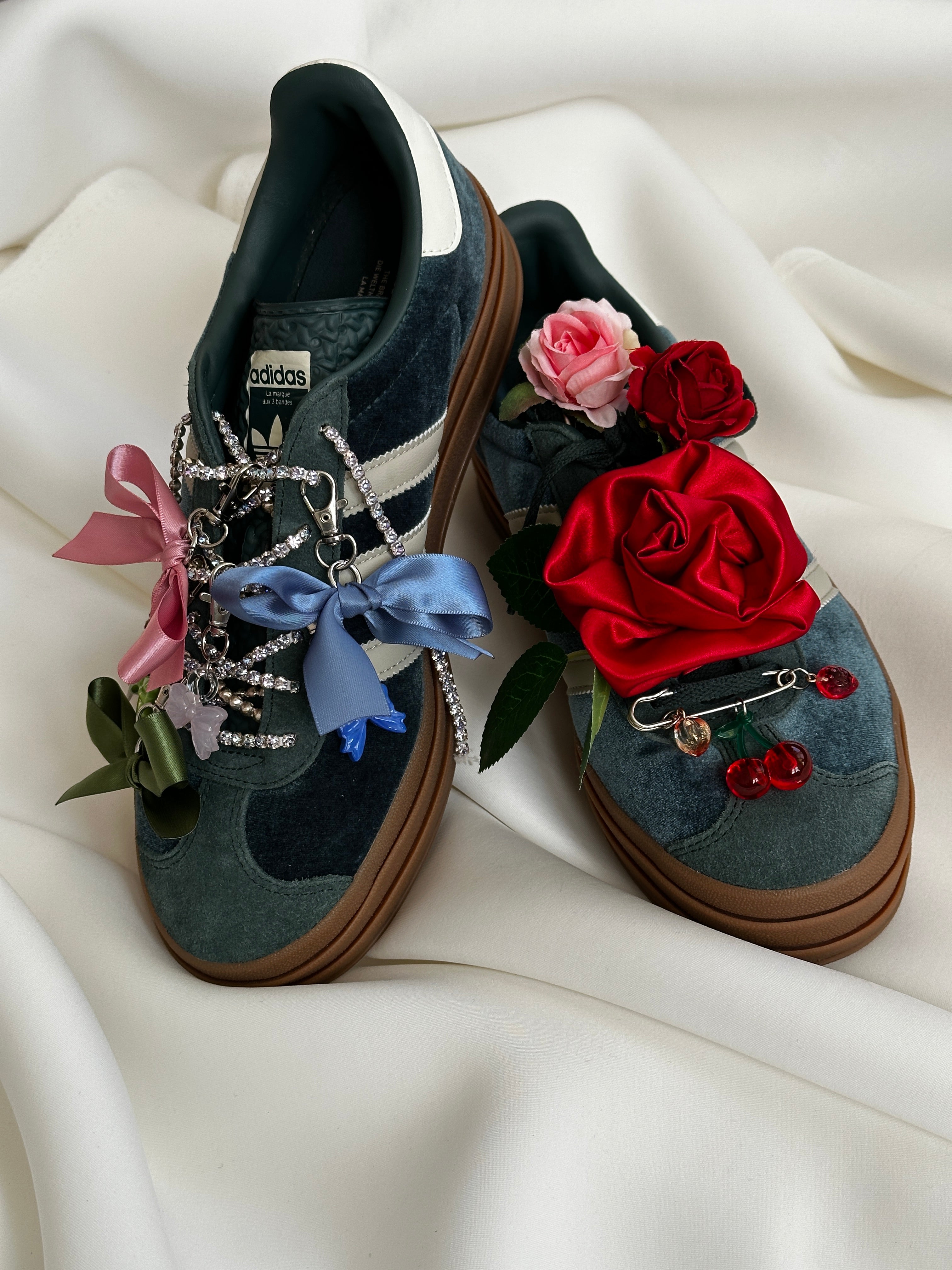Elaine Rose Clip