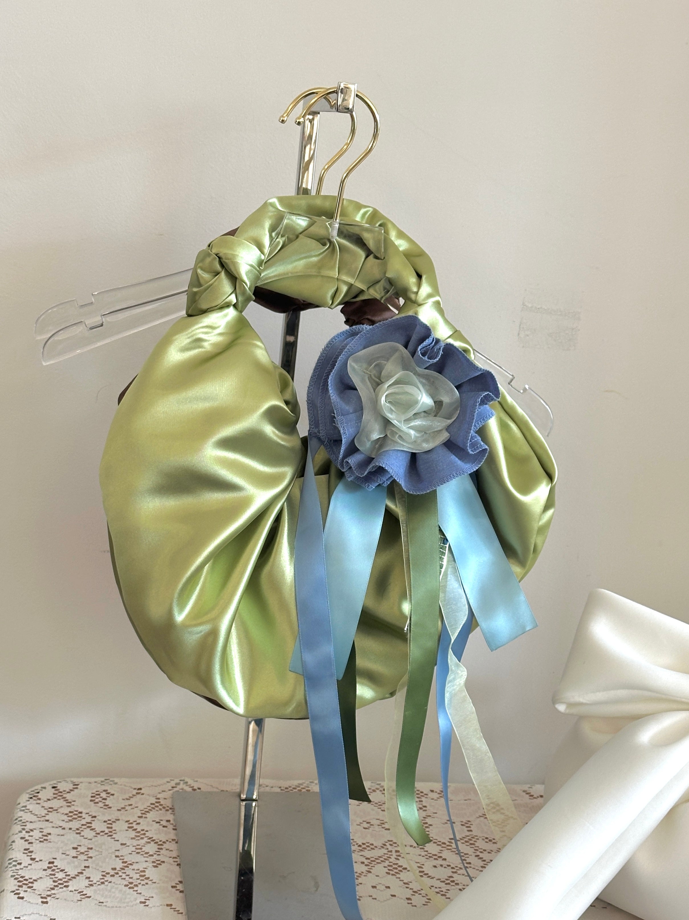 Prize Ribbon Pin