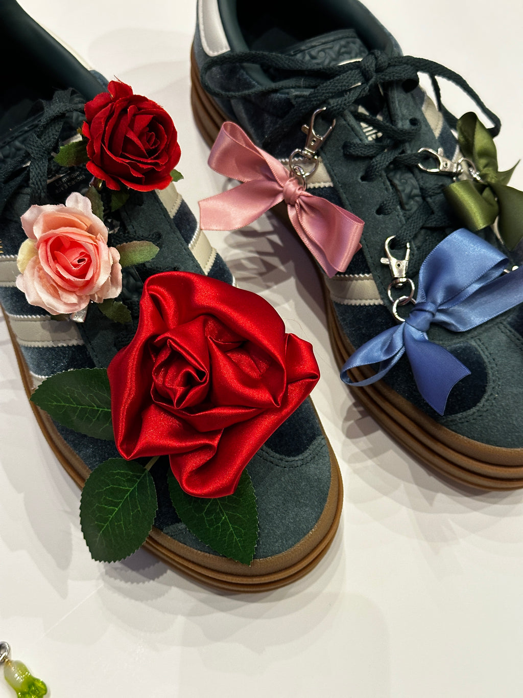 Elaine Rose Clip