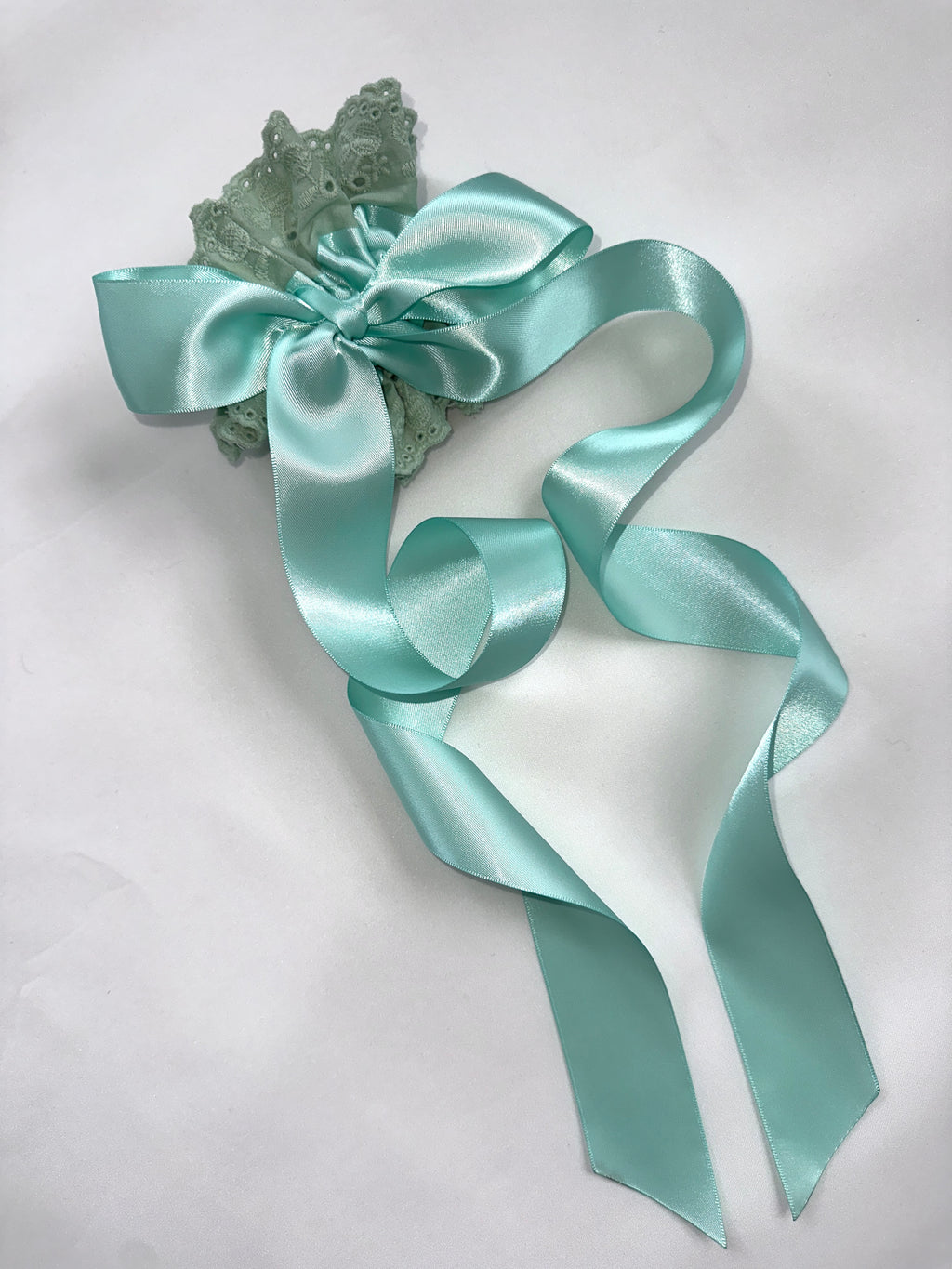 Eyelet Peplum Scrunchie