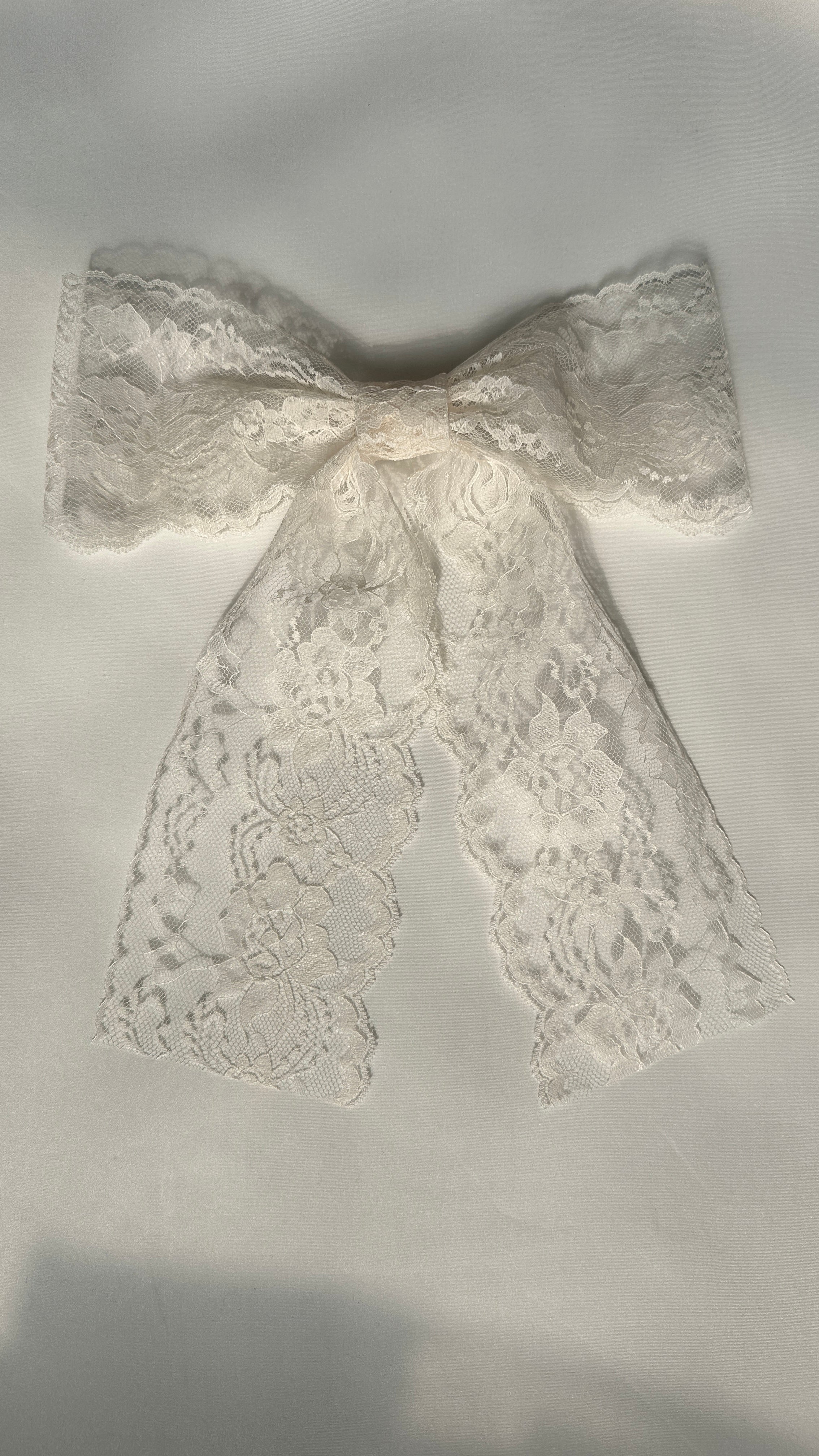 Elodie Lace Bow