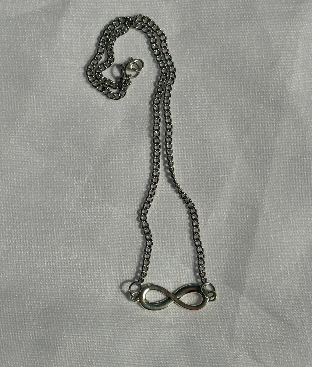Room Shop x Making Time Infinity Necklace