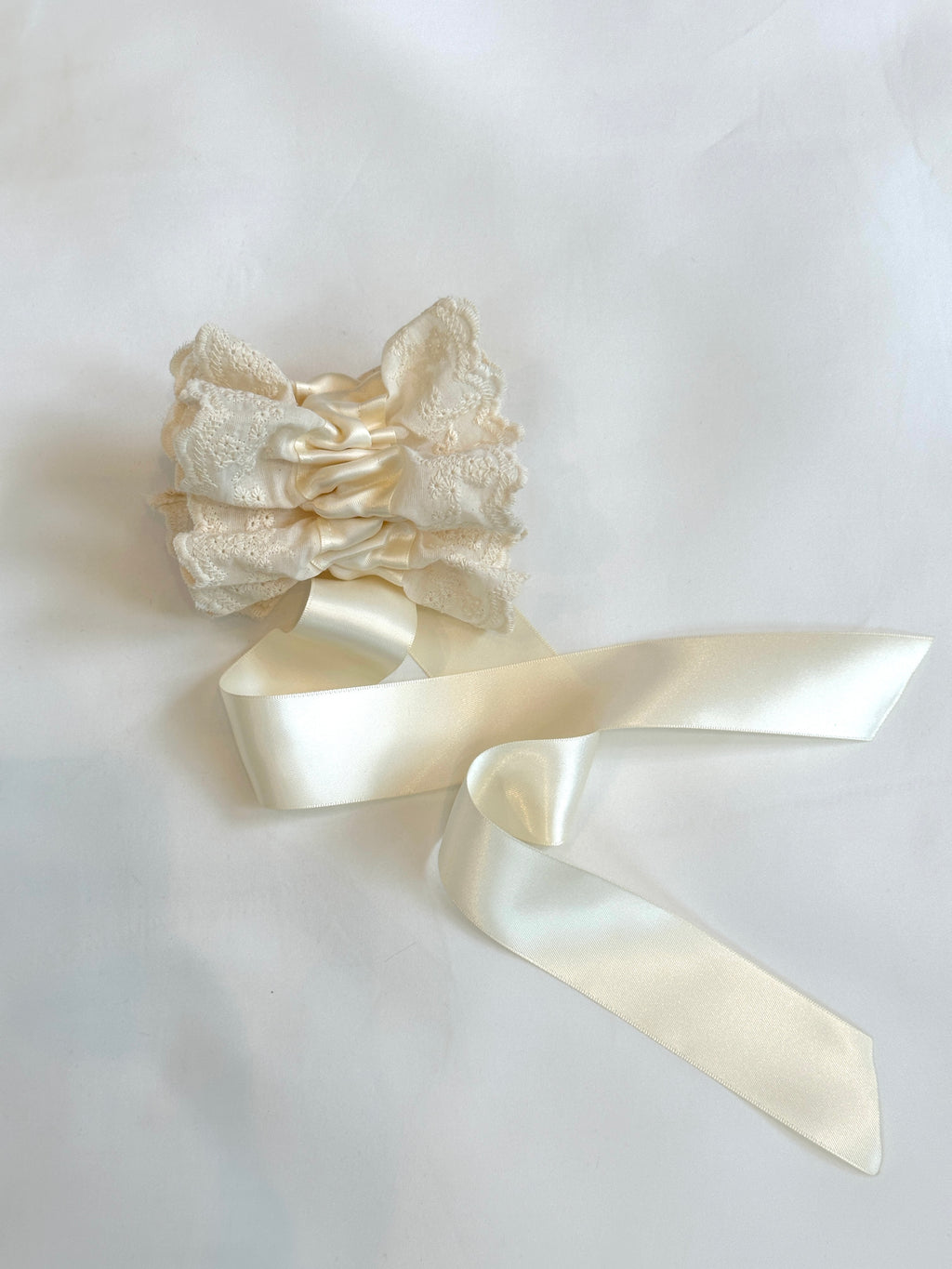Eyelet Peplum Scrunchie