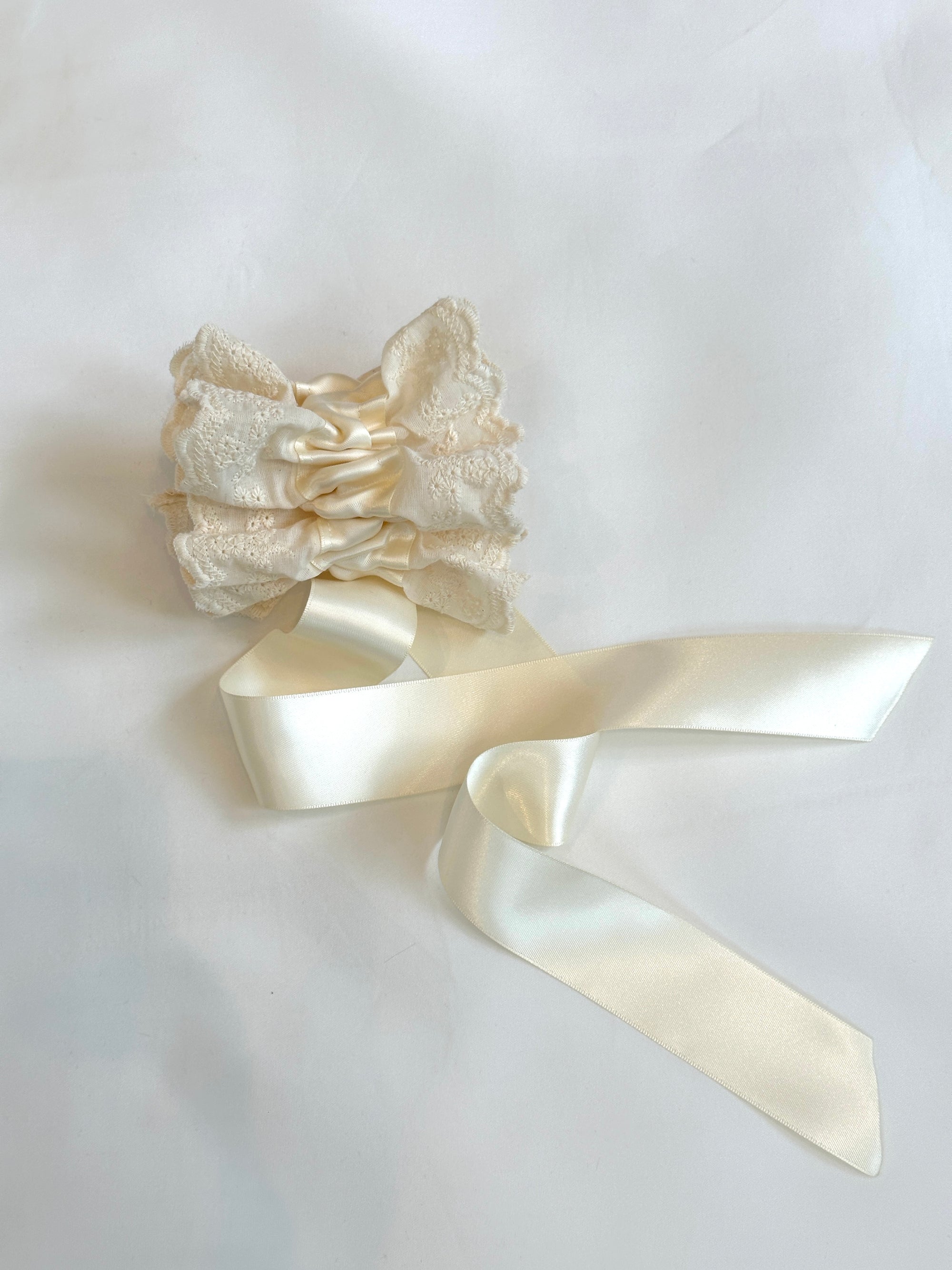 Eyelet Peplum Scrunchie