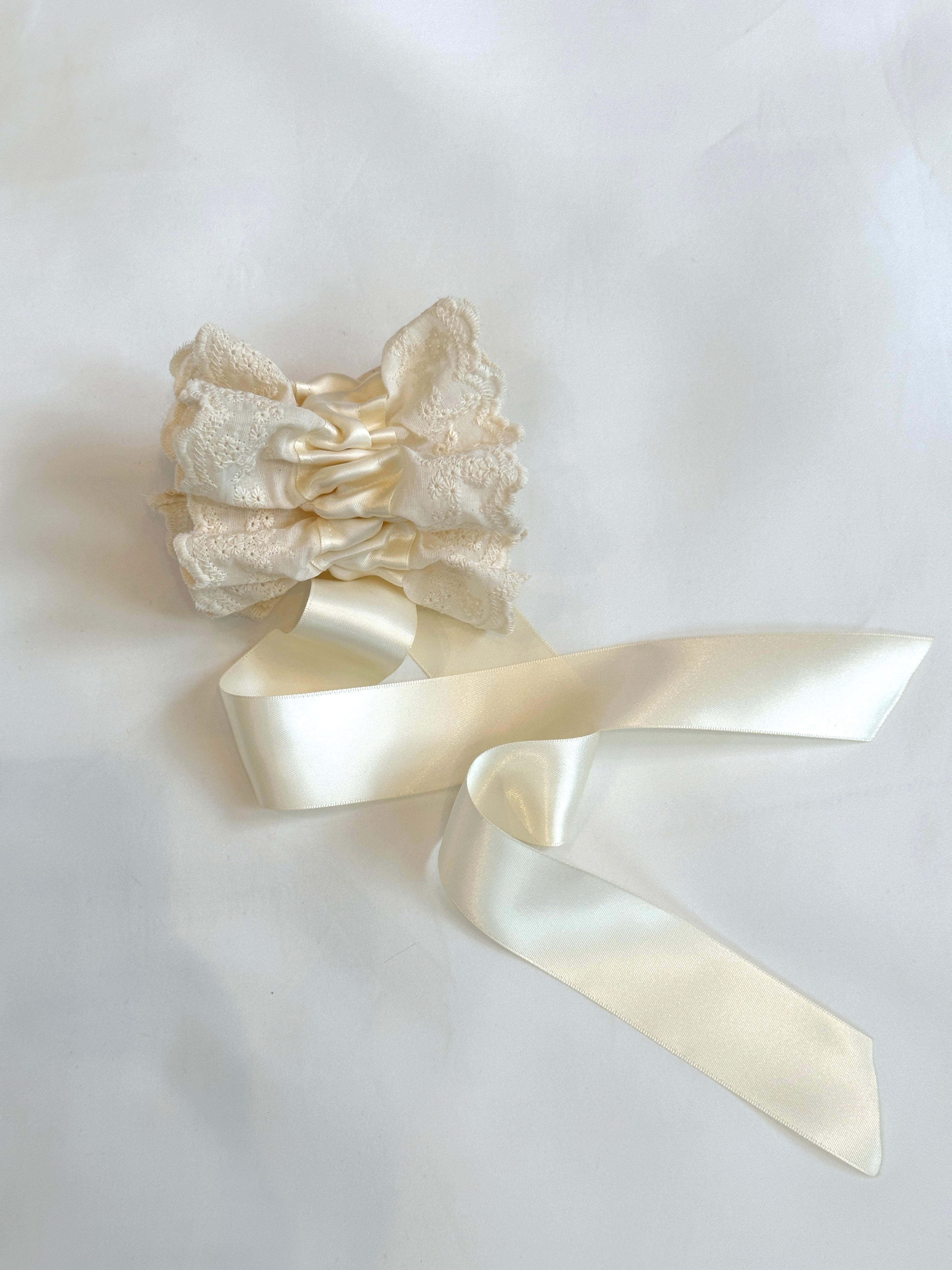 Eyelet Peplum Scrunchie