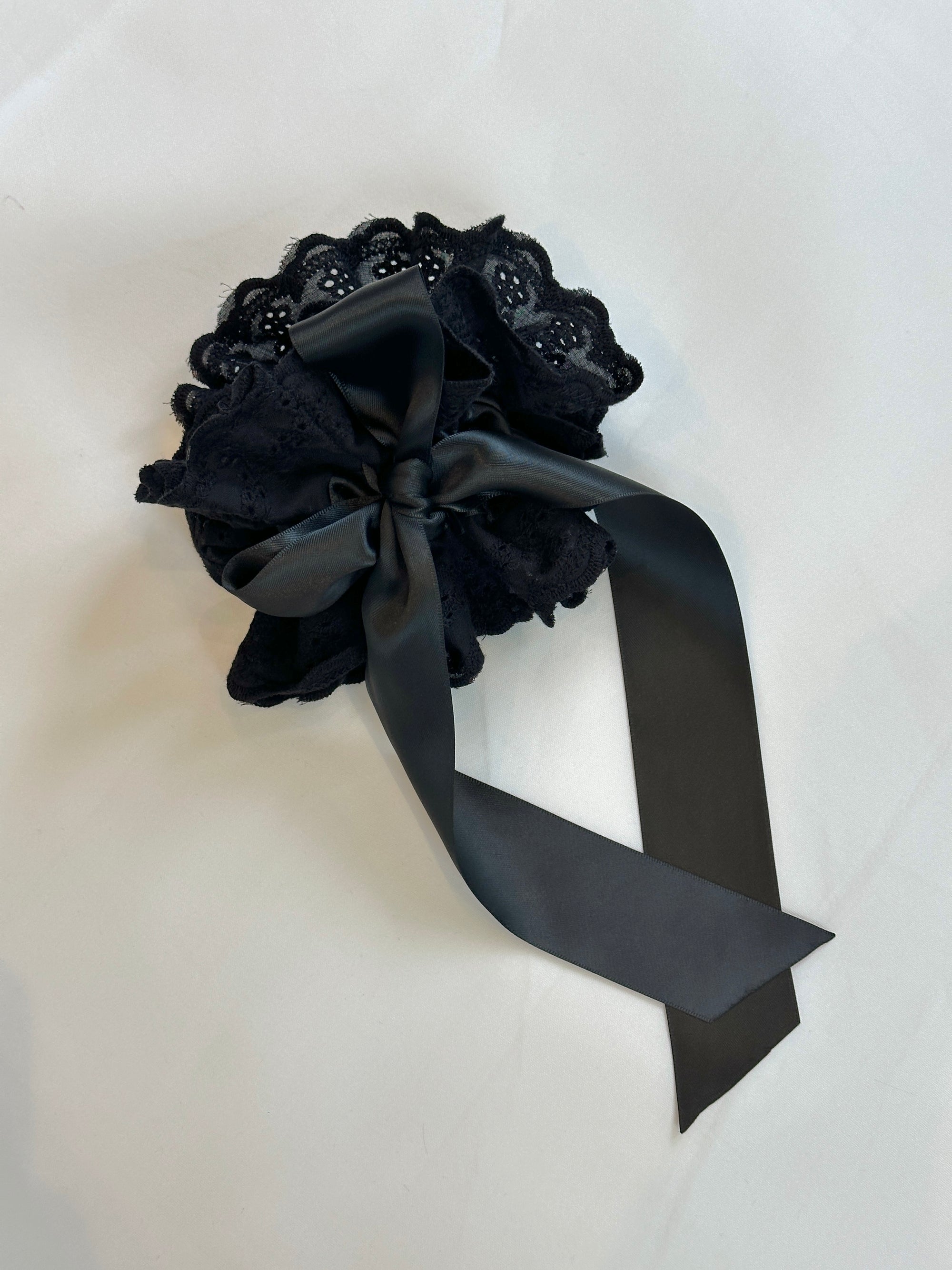Eyelet Peplum Scrunchie