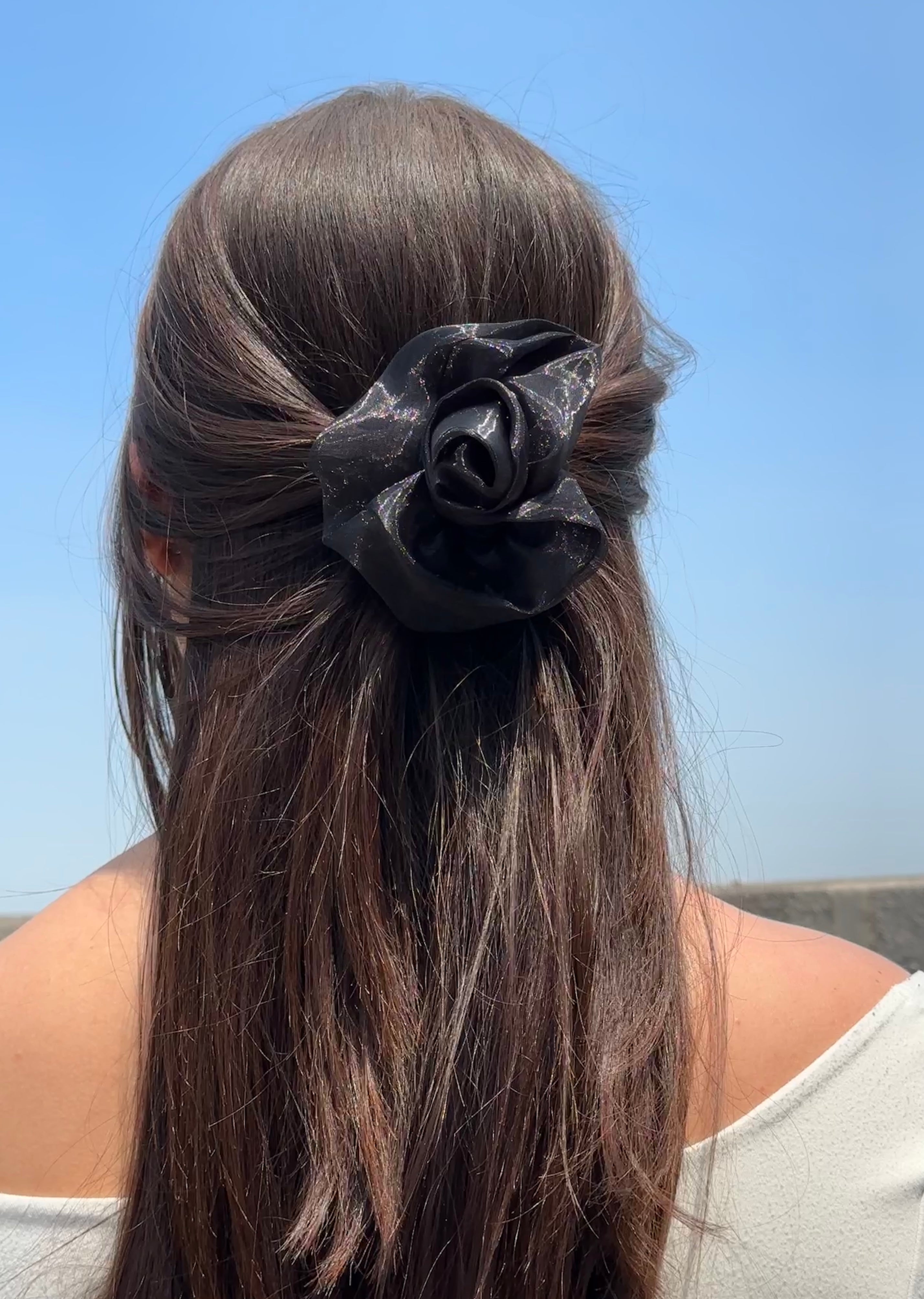 Camelia Rose Clip