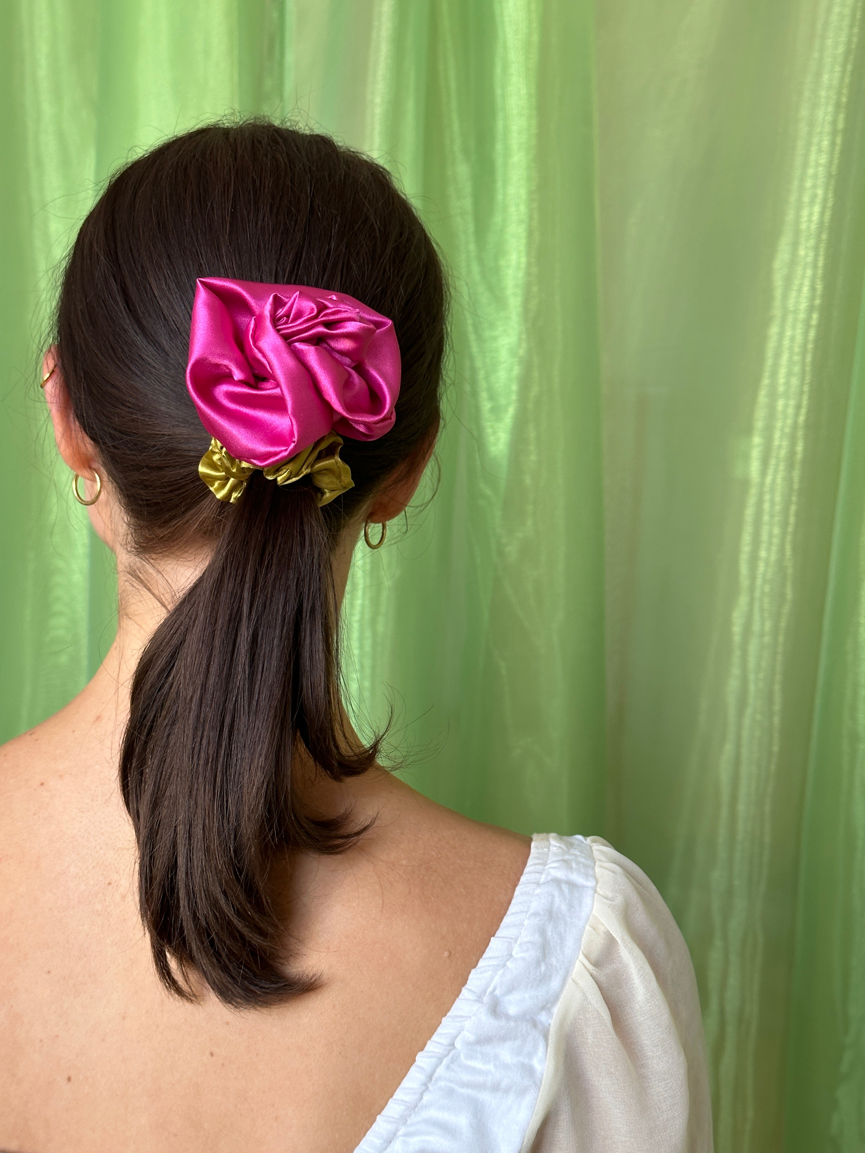 Rosette Scrunchie – Room Shop