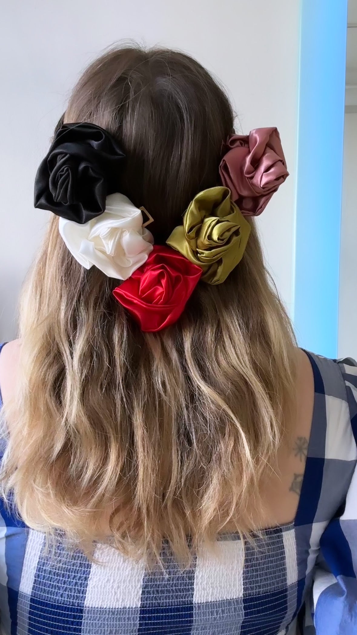 Red rose 2024 hair clip