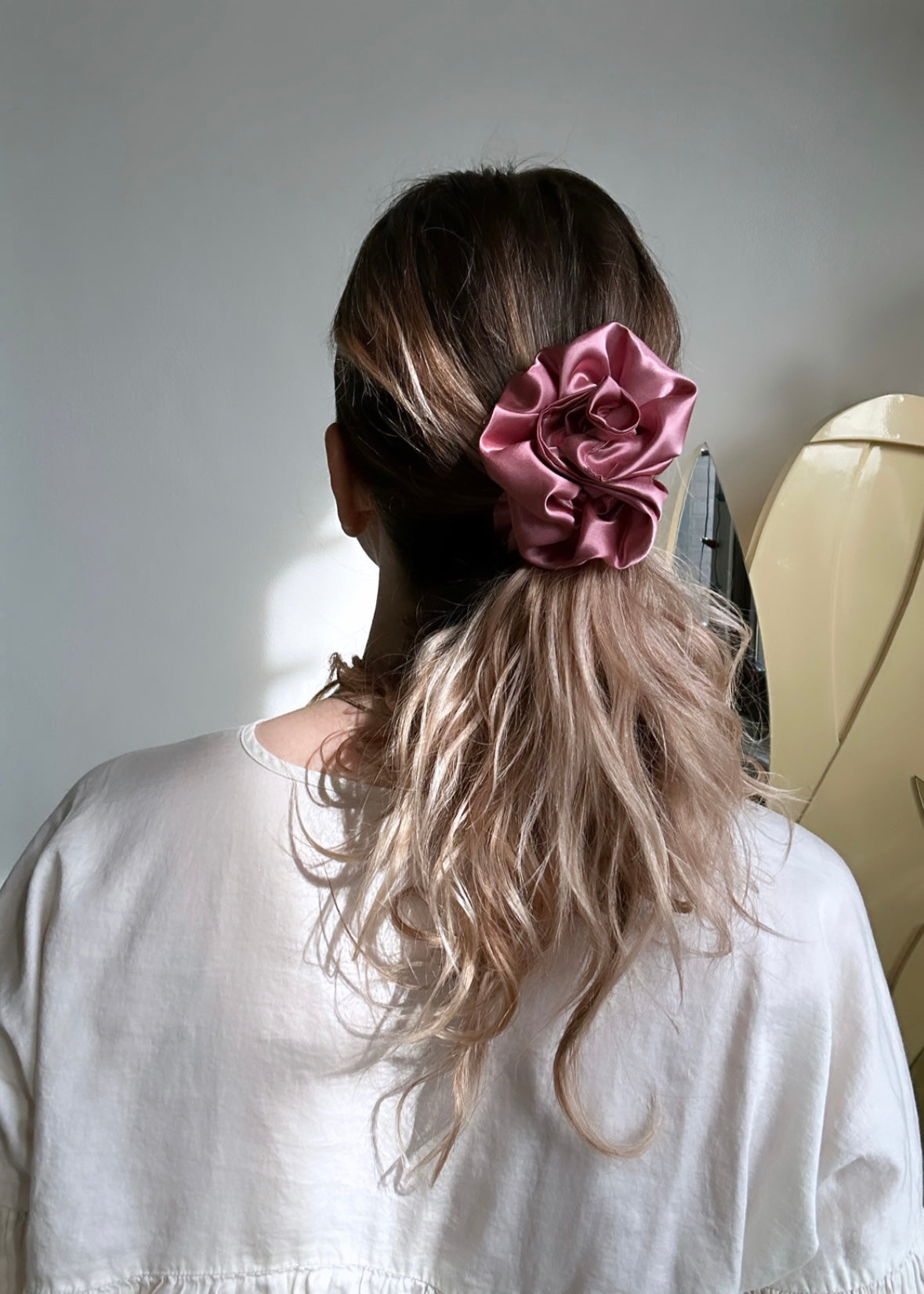 Rosette Scrunchie – Room Shop